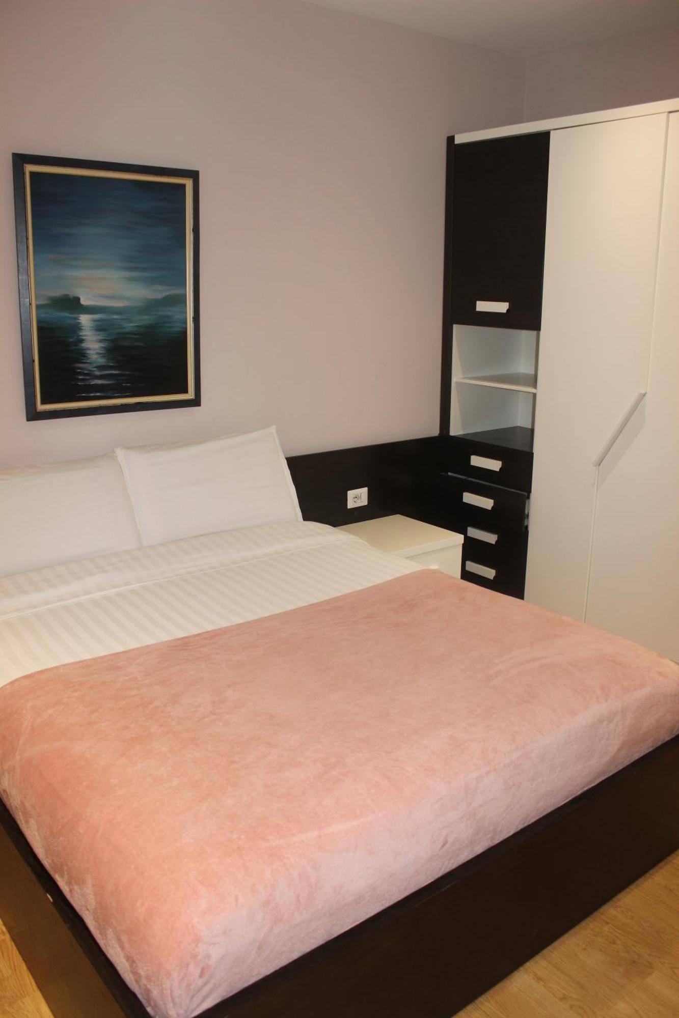 Luxury Blloku Tirana Apartment Esterno foto